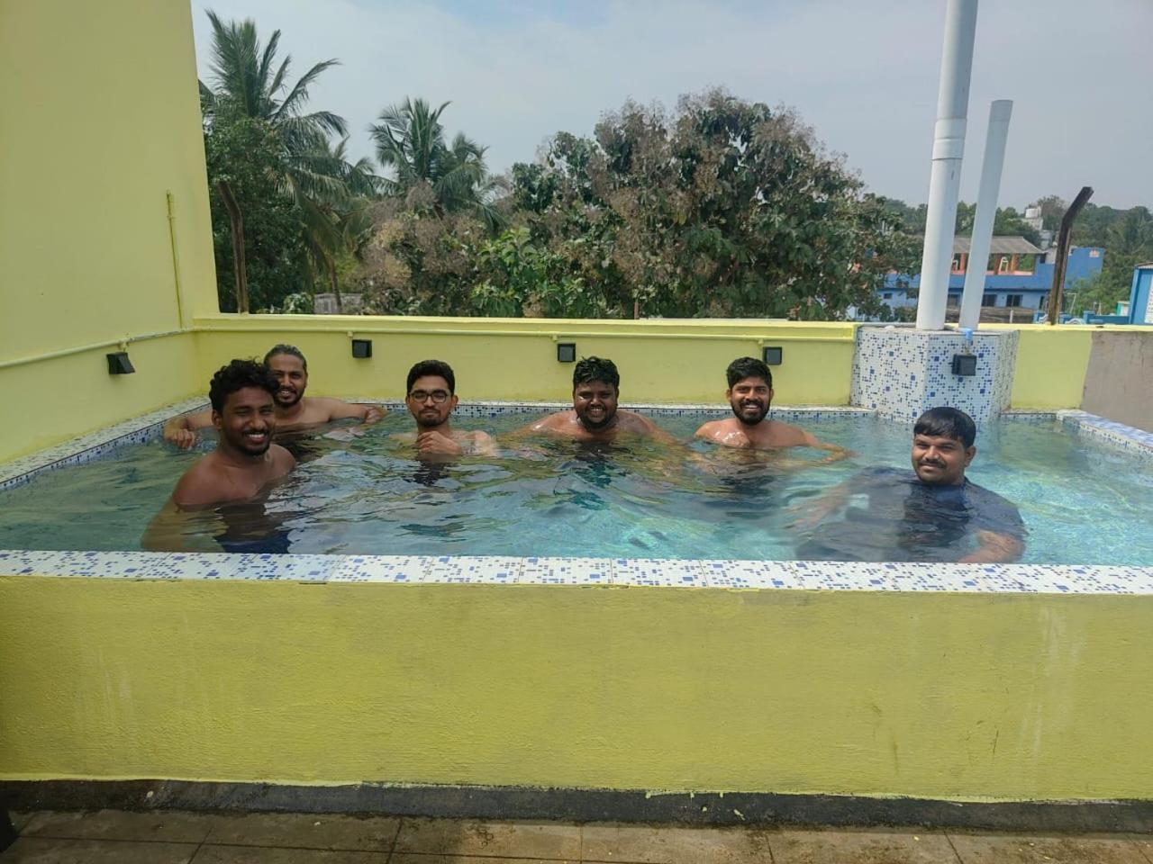 Hotel Eagle Nest Residency Kottakuppam Esterno foto