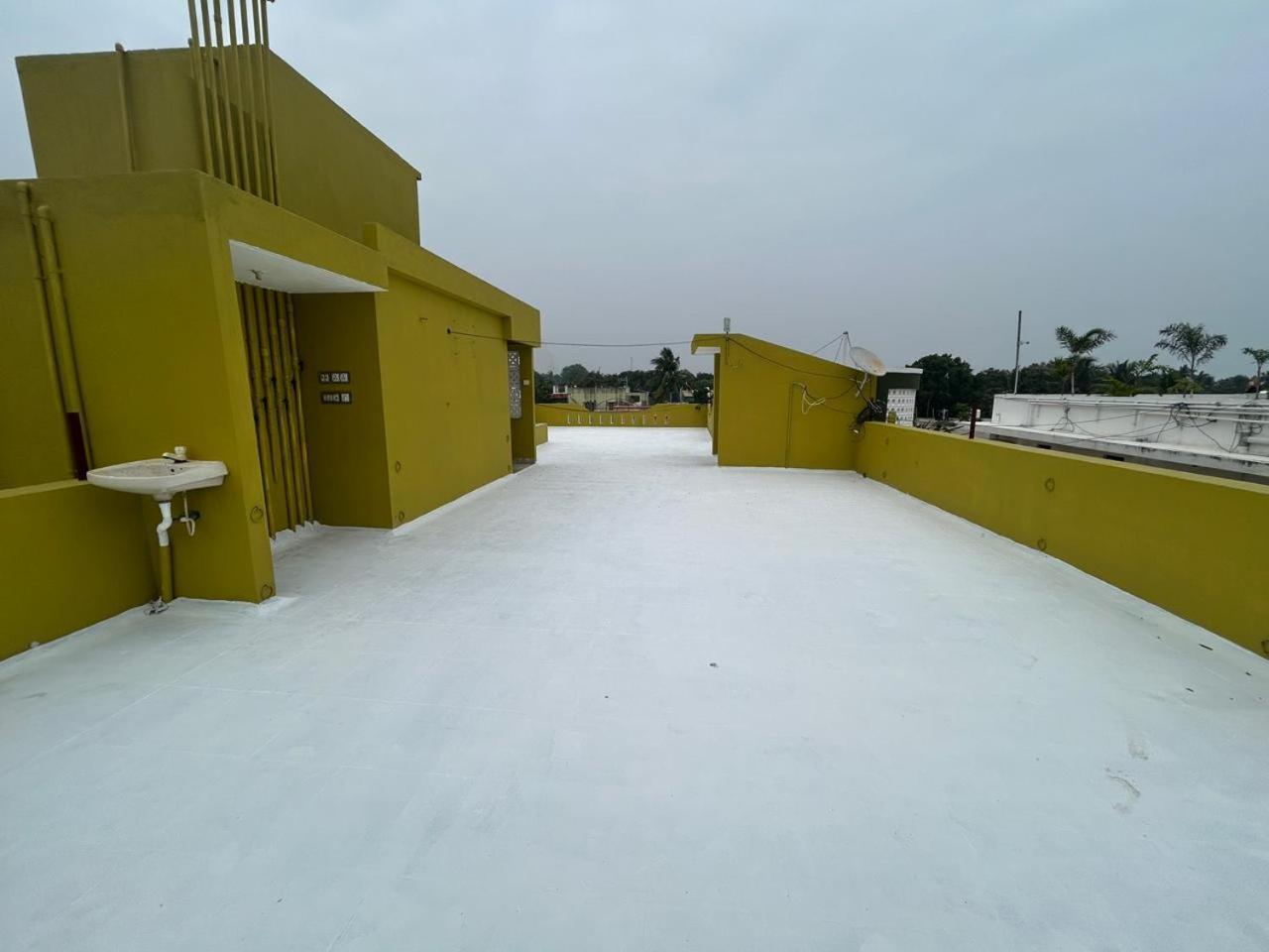 Hotel Eagle Nest Residency Kottakuppam Esterno foto