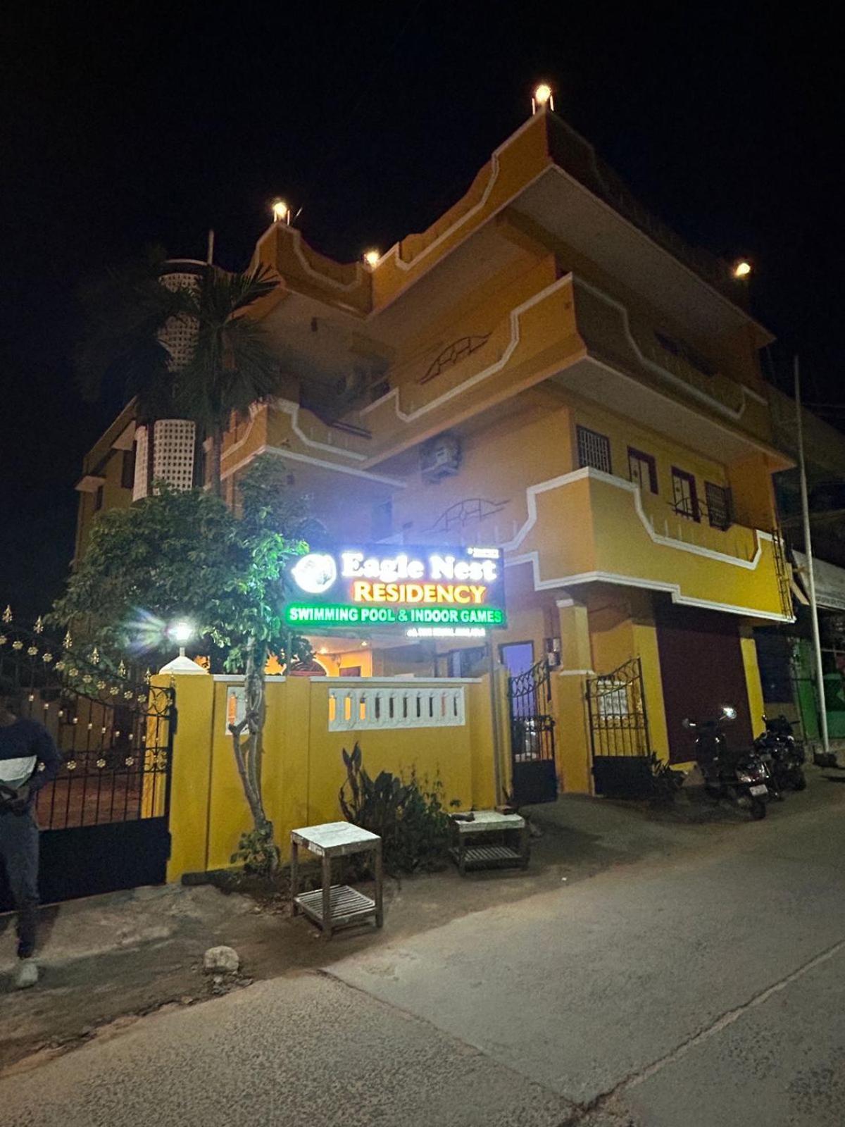 Hotel Eagle Nest Residency Kottakuppam Esterno foto
